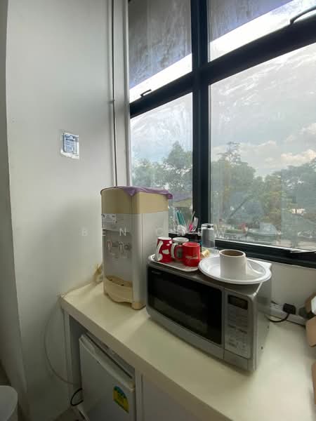 Tradehub 21, 8 Boon Lay Way, 2,002 sqft, Light Industrial (B1) For Sale, by Ben Chew, 500162129 - Interior - CommercialGuru.com.sg