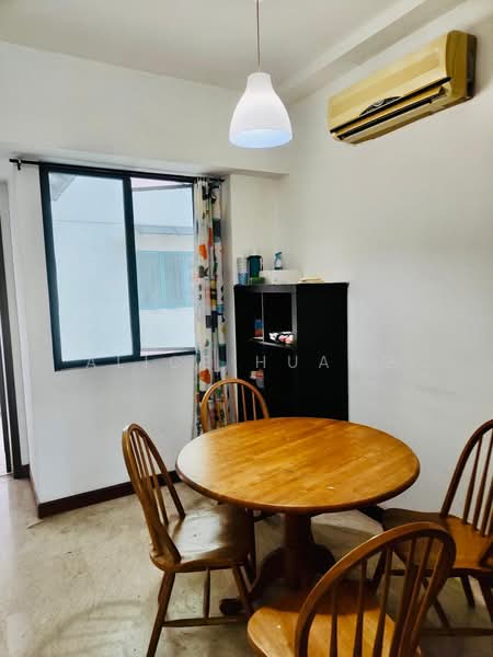 Palm Gardens, 2A Hong San Walk, 2 Bedrooms, 958 sqft, Condominium For Rent, by Alice Huang, 500162132 - Dining Room - PropertyGuru.com.sg