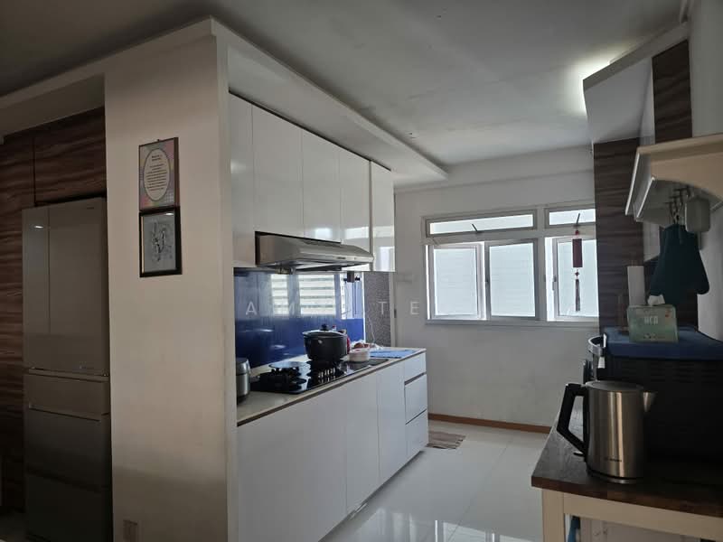 243 Pasir Ris Street 21, 243 Pasir Ris Street 21, 4 Bedrooms, 1,561 sqft, HDB Flat For Sale, by Amy Teo, 500162135 - Kitchen - PropertyGuru.com.sg