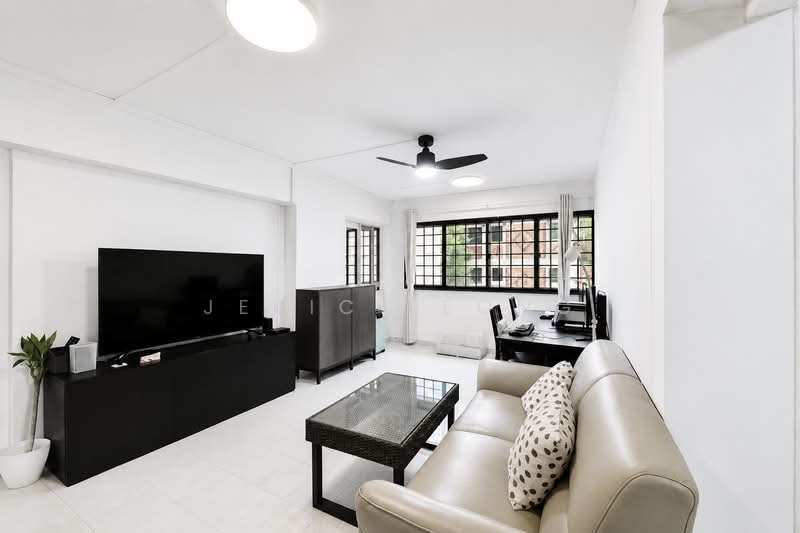 235 Bishan Street 22, 235 Bishan Street 22, 3 Bedrooms, 1,130 sqft, HDB Flat For Sale, by Jeric Leong, 500162138 - Living Room - PropertyGuru.com.sg
