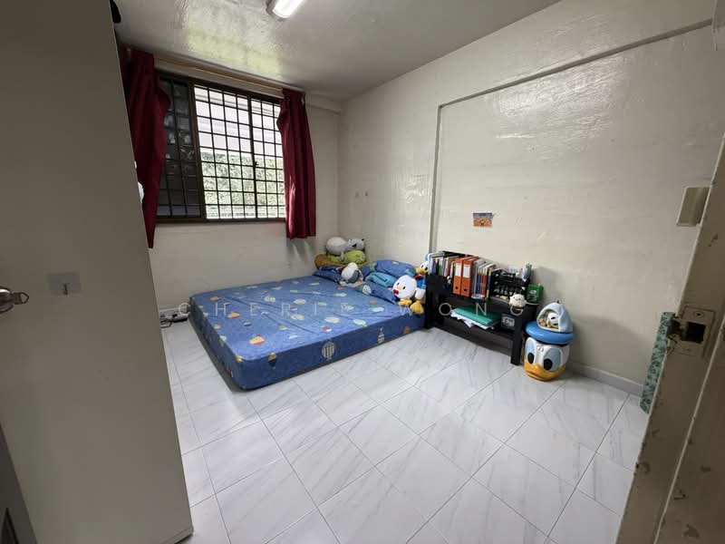 269 Bukit Batok East Avenue 4, 269 Bukit Batok East Avenue 4, 2 Bedrooms, 689 sqft, HDB Flat For Sale, by Cherie Wong, 500162141 - Bedroom - PropertyGuru.com.sg