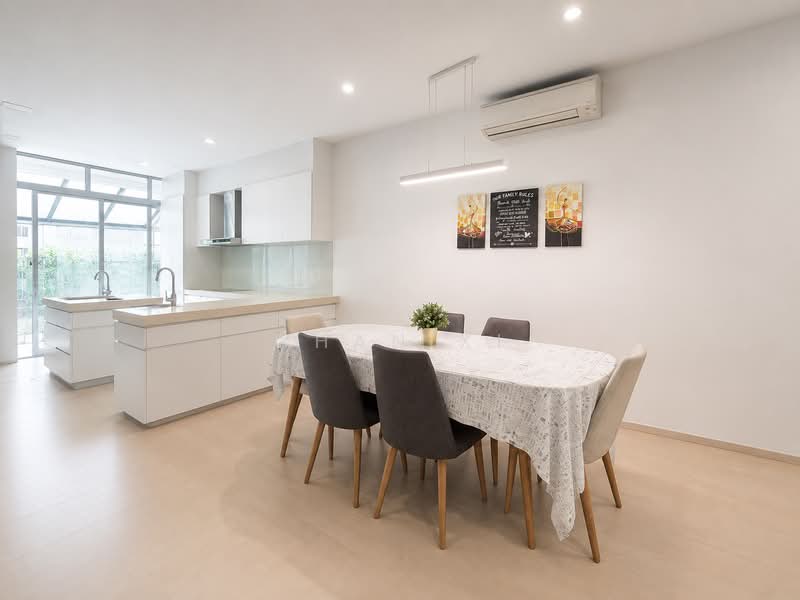 Yuk Tong Avenue, , 4 Bedrooms, 2,700 sqft, Terraced House For Sale, by Chan Xi, 500162151 - Kitchen - PropertyGuru.com.sg