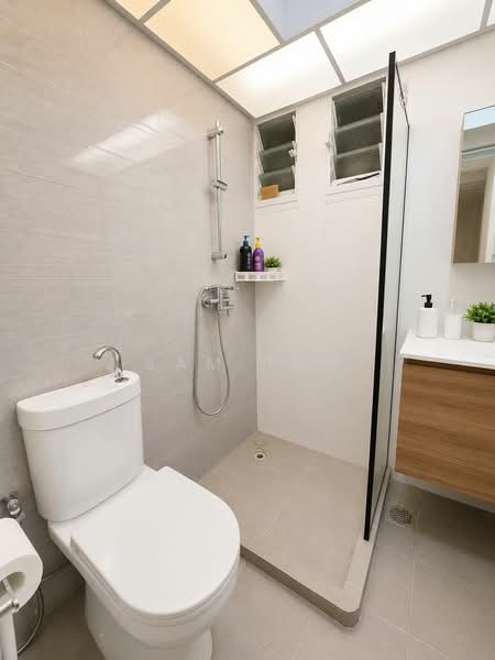 621A Tampines Street 61, 621A Tampines Street 61, 3 Bedrooms, 1,001 sqft, HDB Flat For Sale, by Sam Tan, 500162155 - Bathroom - PropertyGuru.com.sg