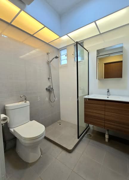 621A Tampines Street 61, 621A Tampines Street 61, 3 Bedrooms, 1,001 sqft, HDB Flat For Sale, by Sam Tan, 500162155 - Bathroom - PropertyGuru.com.sg