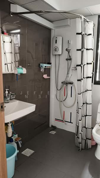 479A Yishun Street 42, 479A Yishun Street 42, 1 Bedroom, 505 sqft, HDB Flat For Rent, by Jefferidin Singaram, 500162166 - Bathroom - PropertyGuru.com.sg