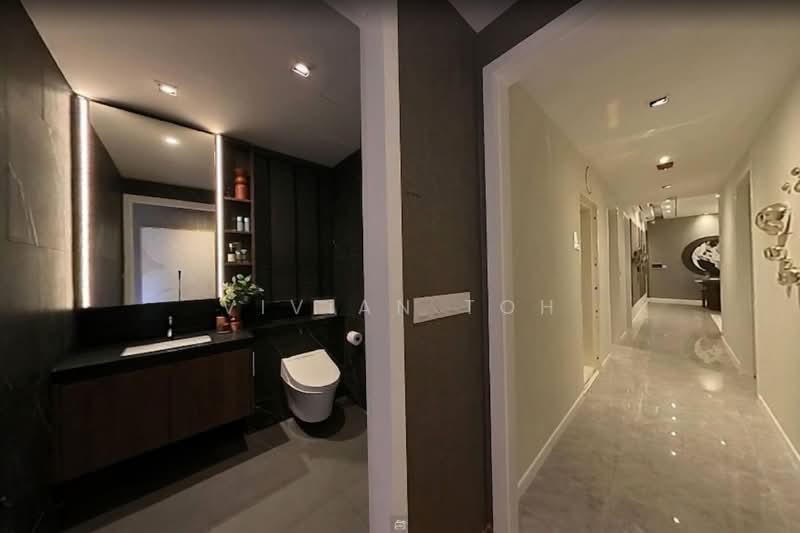 Rare freehold RCR Beside MRT 3-Bed + S !, , 3 Bedrooms, 1,087 sqft, Condominium For Sale, by Vivian Toh, 500162192 - Bathroom - PropertyGuru.com.sg