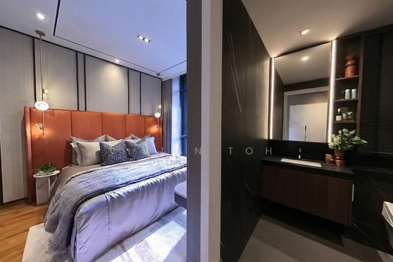Rare freehold RCR Beside MRT 3-Bed + S !, , 3 Bedrooms, 1,087 sqft, Condominium For Sale, by Vivian Toh, 500162192 - Bedroom - PropertyGuru.com.sg