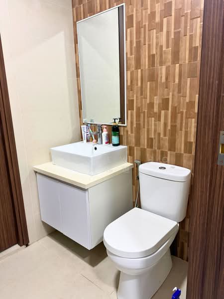 Laurel Tree, Hillview Terrace, 1 Bedroom, 463 sqft, Condominium For Sale, by Andrew Ho 何伟恒, 500162194 - Bathroom - PropertyGuru.com.sg