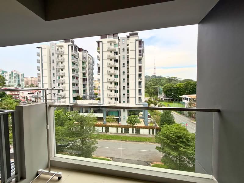 Laurel Tree, Hillview Terrace, 1 Bedroom, 463 sqft, Condominium For Sale, by Andrew Ho 何伟恒, 500162194 - Balcony - PropertyGuru.com.sg