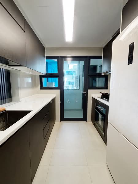 Treasure at Tampines, 53 Tampines Lane, 3 Bedrooms, 1,033 sqft, Condominium For Sale, by Asyraaf TCR, 500162195 - Kitchen - PropertyGuru.com.sg