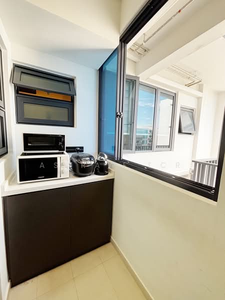 Treasure at Tampines, 53 Tampines Lane, 3 Bedrooms, 1,033 sqft, Condominium For Sale, by Asyraaf TCR, 500162195 - Kitchen - PropertyGuru.com.sg