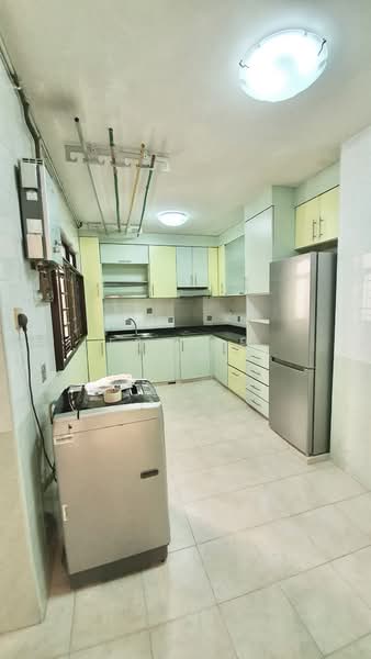 653B Jurong West Street 61, 653B Jurong West Street 61, 3 Bedrooms, 1,195 sqft, HDB Flat For Rent, by Esther Low, 500162215 - Kitchen - PropertyGuru.com.sg