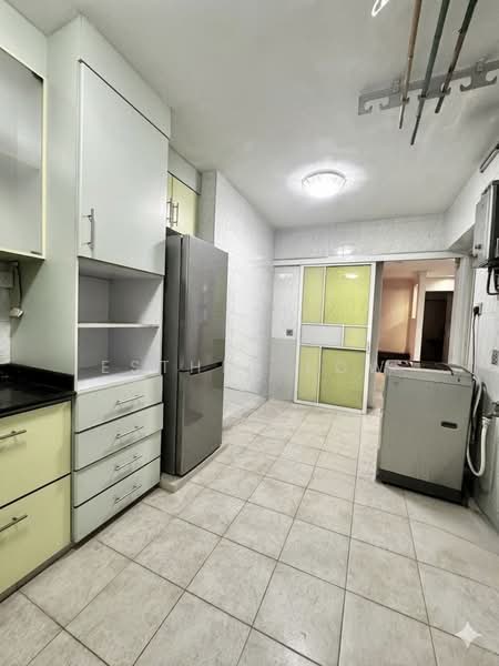 653B Jurong West Street 61, 653B Jurong West Street 61, 3 Bedrooms, 1,195 sqft, HDB Flat For Rent, by Esther Low, 500162215 - Kitchen - PropertyGuru.com.sg