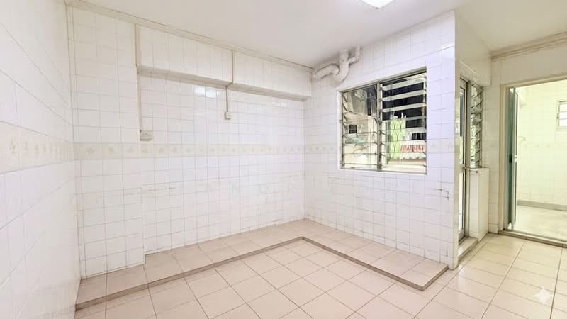 359 Woodlands Avenue 5, 359 Woodlands Avenue 5, 3 Bedrooms, 1,572 sqft, HDB Flat For Sale, by Eleanor Loke, 500162231 - Kitchen - PropertyGuru.com.sg