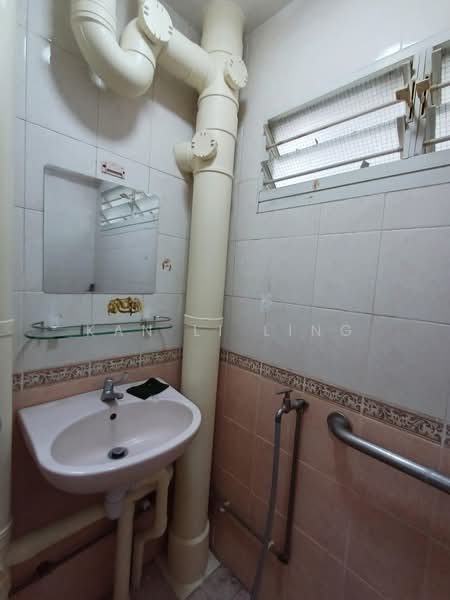 2 Holland Avenue, 2 Holland Avenue, 2 Bedrooms, 700 sqft, HDB Flat For Rent, by Kan Li Ling, 500162242 - PropertyGuru.com.sg
