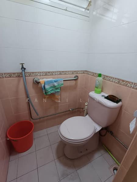 2 Holland Avenue, 2 Holland Avenue, 2 Bedrooms, 700 sqft, HDB Flat For Rent, by Kan Li Ling, 500162242 - PropertyGuru.com.sg