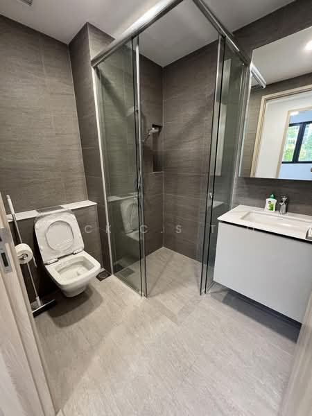 Sengkang Grand Residences, 74 Compassvale Bow, 2 Bedrooms, 764 sqft, Condominium For Sale, by Nick C.S Teo, 500162261 - Bathroom - PropertyGuru.com.sg