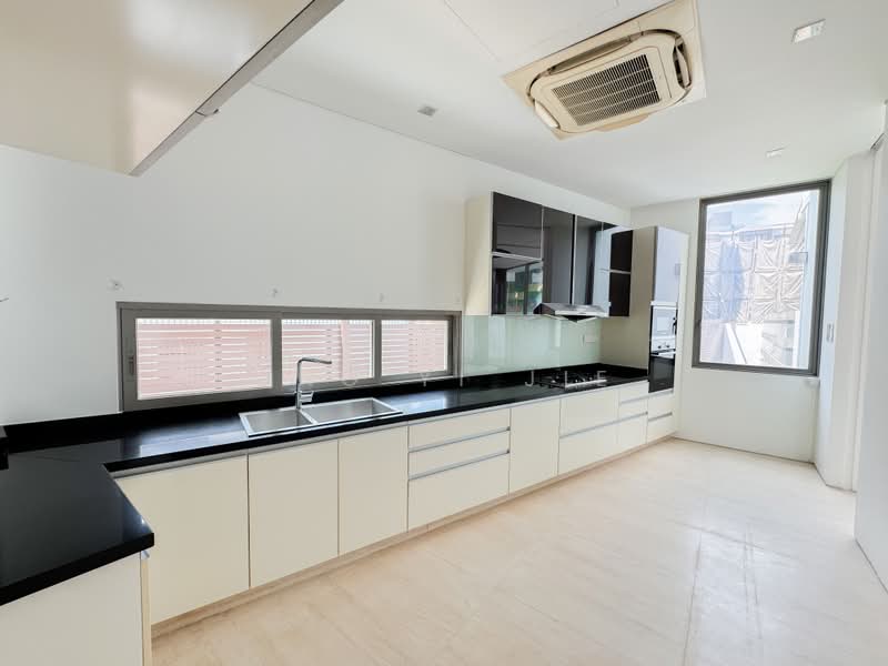 Chancery Lane, , 7 Bedrooms, 6,000 sqft, Detached House For Rent, by Ong Yi Jie, 500162267 - Kitchen - PropertyGuru.com.sg