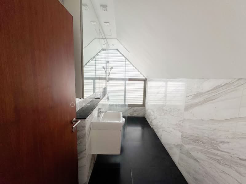 Chancery Lane, , 7 Bedrooms, 6,000 sqft, Detached House For Rent, by Ong Yi Jie, 500162267 - Bathroom - PropertyGuru.com.sg