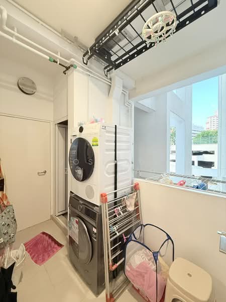 Bishan Loft, 31 Bishan Street 11, 3 Bedrooms, 1,173 sqft, Condominium For Sale, by Jose Loh Zhenhao, 500162272 - Balcony - PropertyGuru.com.sg