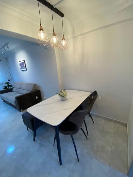 8 Empress Road, 8 Empress Road, 2 Bedrooms, 700 sqft, HDB Flat For Rent, by Lee Sophia, 500162282 - Living Room - PropertyGuru.com.sg