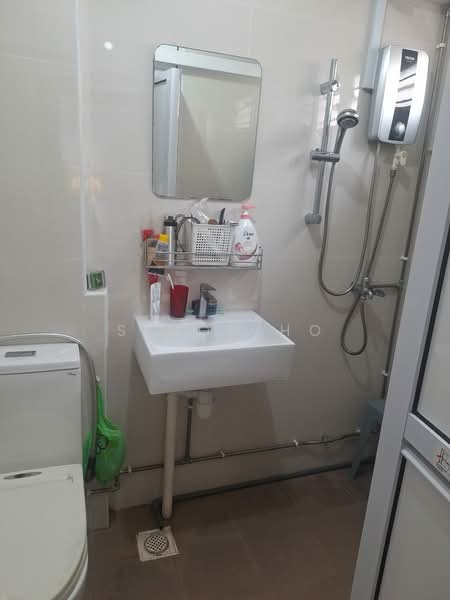 286 Choa Chu Kang Avenue 3, 286 Choa Chu Kang Avenue 3, 3 Bedrooms, 1,108 sqft, HDB Flat For Sale, by Simon Ho, 500162291 - Bathroom - PropertyGuru.com.sg
