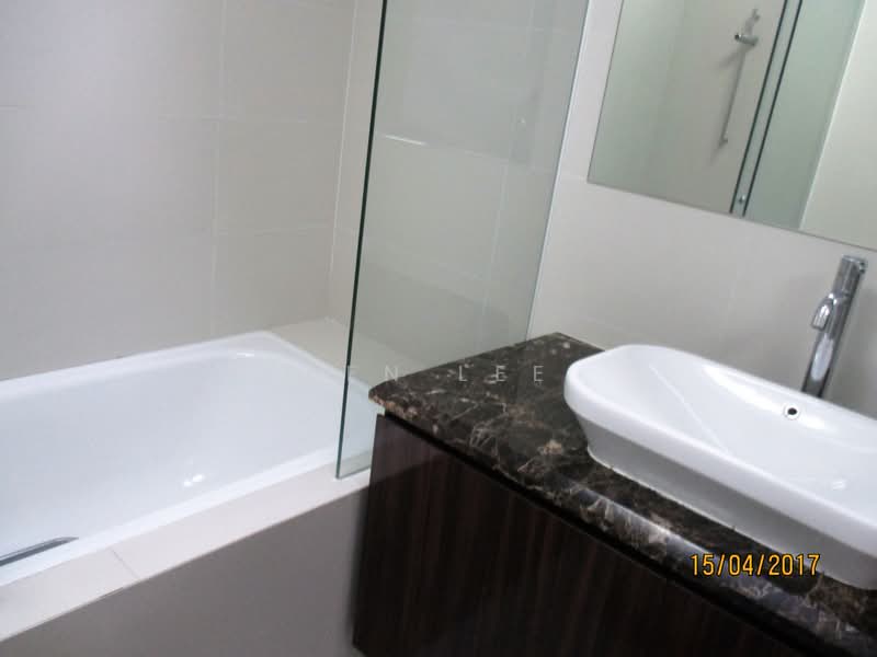 Yuk Thong Ave / 3 Storey with 4 bedroom @ Beauty World MRT, , 4 Bedrooms, 3,000 sqft, Terraced House For Rent, by Ben Lee, 500162293 - Bathroom - PropertyGuru.com.sg