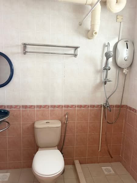 813 Jellicoe Road, 813 Jellicoe Road, 3 Bedrooms, 979 sqft, HDB Flat For Sale, by Gan KK, 500162296 - Bathroom - PropertyGuru.com.sg