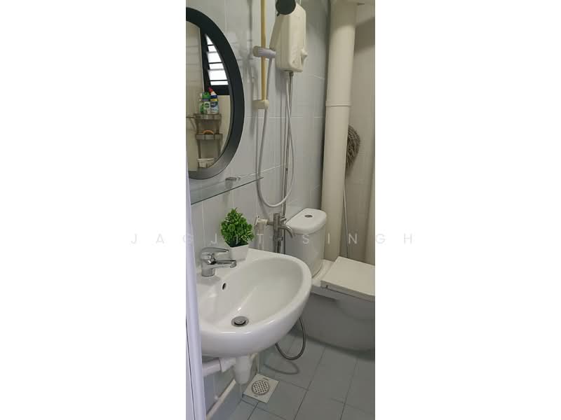 171 Bishan Street 13, 171 Bishan Street 13, 2 Bedrooms, 700 sqft, HDB Flat For Rent, by JAGJIT SINGH, 500162297 - Bathroom - PropertyGuru.com.sg