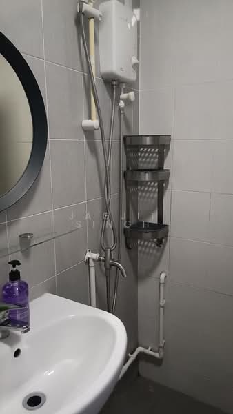 171 Bishan Street 13, 171 Bishan Street 13, 2 Bedrooms, 700 sqft, HDB Flat For Rent, by JAGJIT SINGH, 500162297 - Bathroom - PropertyGuru.com.sg