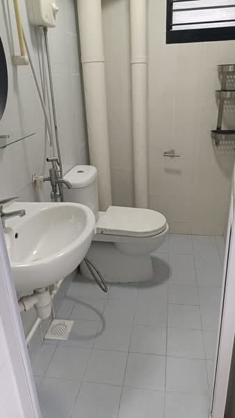 171 Bishan Street 13, 171 Bishan Street 13, 2 Bedrooms, 700 sqft, HDB Flat For Rent, by JAGJIT SINGH, 500162297 - Bathroom - PropertyGuru.com.sg