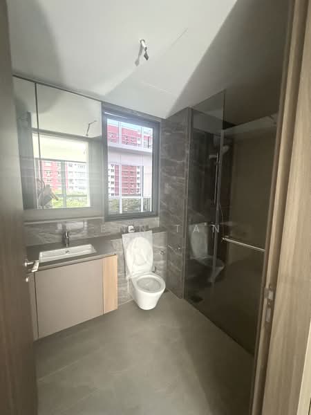 Lumina Grand, Bukit Batok West Ave. 5, Room Rental, 96 sqft, Condominium For Rent, by Zenn Tan, 500162299 - Bathroom - PropertyGuru.com.sg