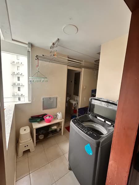 Rio Vista, 10 Upper Serangoon View, 3 Bedrooms, 1,249 sqft, Condominium For Sale, by Josephine Lim, 500162343 - Balcony - PropertyGuru.com.sg