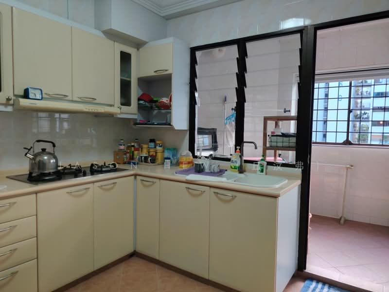 228C Compassvale Walk, 228C Compassvale Walk, 3 Bedrooms, 1,238 sqft, HDB Flat For Sale, by Jason Hew (丘汶弗), 500162354 - Kitchen - PropertyGuru.com.sg