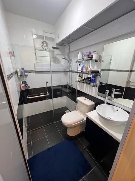2 Upper Boon Keng Road, 2 Upper Boon Keng Road, 3 Bedrooms, 969 sqft, HDB Flat For Sale, by KK Lee, 500162383 - Bathroom - PropertyGuru.com.sg