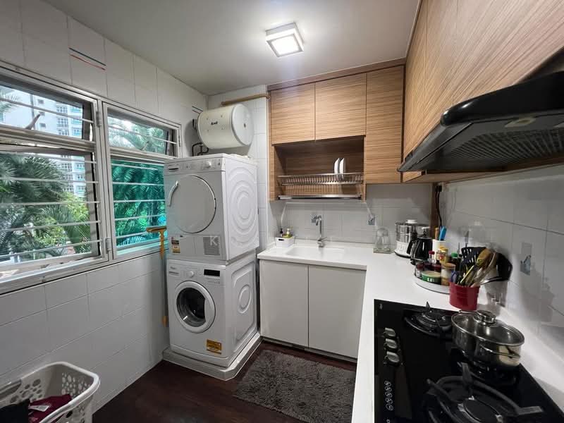 2 Upper Boon Keng Road, 2 Upper Boon Keng Road, 3 Bedrooms, 969 sqft, HDB Flat For Sale, by KK Lee, 500162383 - Kitchen - PropertyGuru.com.sg