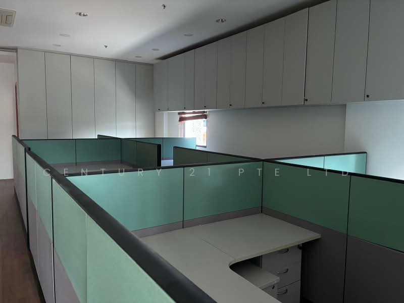 Tradehub 21, 18 Boon Lay Way, 3,853 sqft, Light Industrial (B1) For Rent, by SHERRY SHEN, 500162386 - open space in 2nd floor - CommercialGuru.com.sg