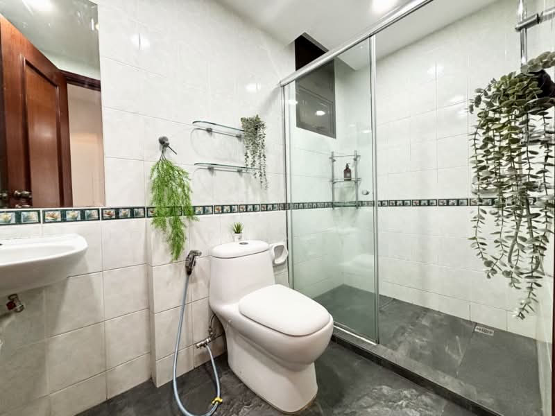 Seletaris, 511 Sembawang Road, 4 Bedrooms, 1,636 sqft, Condominium For Sale, by Joseph Ng 黄德顺, 500162396 - Bathroom - PropertyGuru.com.sg