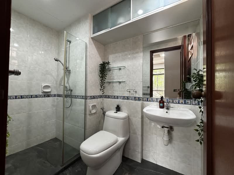 Seletaris, 511 Sembawang Road, 4 Bedrooms, 1,636 sqft, Condominium For Sale, by Joseph Ng 黄德顺, 500162396 - Bathroom - PropertyGuru.com.sg