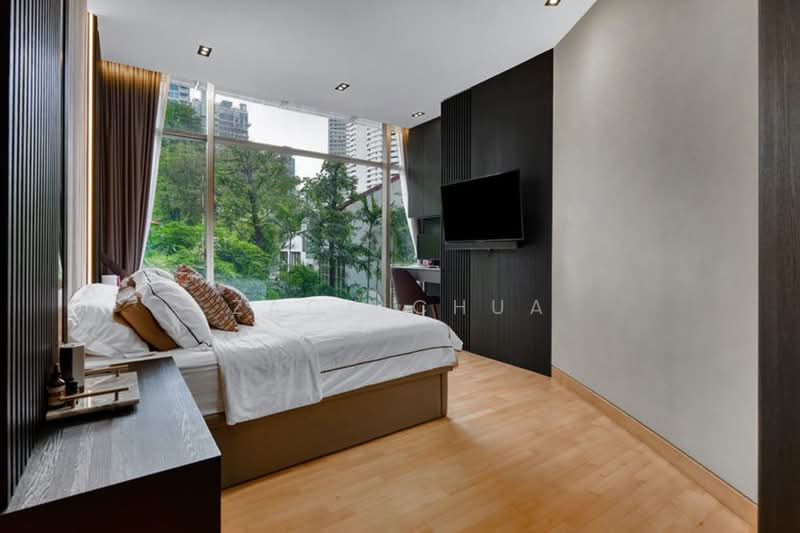 The Edge on Cairnhill, 130 Cairnhill Road, 4 Bedrooms, 2,131 sqft, Condominium For Sale, by Zack Chua, 500162412 - Master Bedroom - PropertyGuru.com.sg