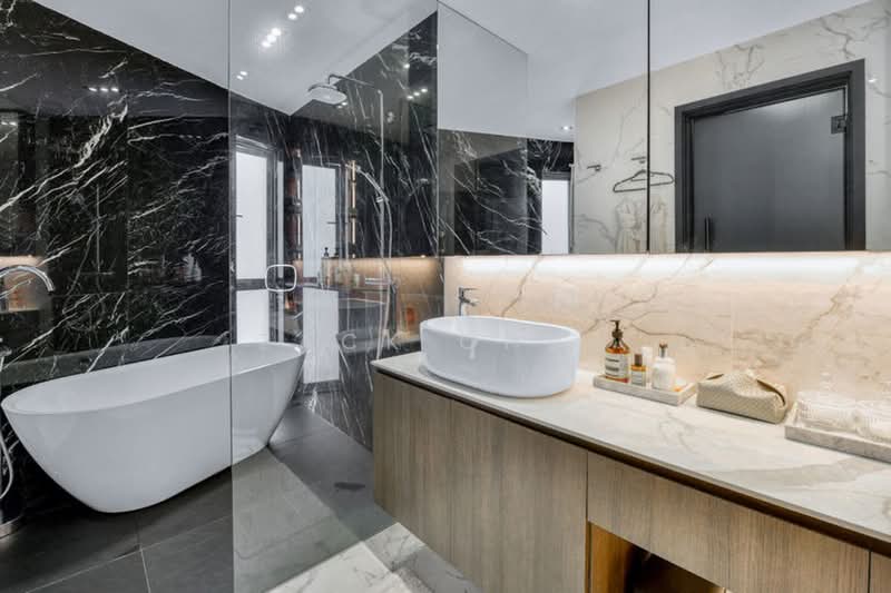 The Edge on Cairnhill, 130 Cairnhill Road, 4 Bedrooms, 2,131 sqft, Condominium For Sale, by Zack Chua, 500162412 - Master Bathroom - PropertyGuru.com.sg