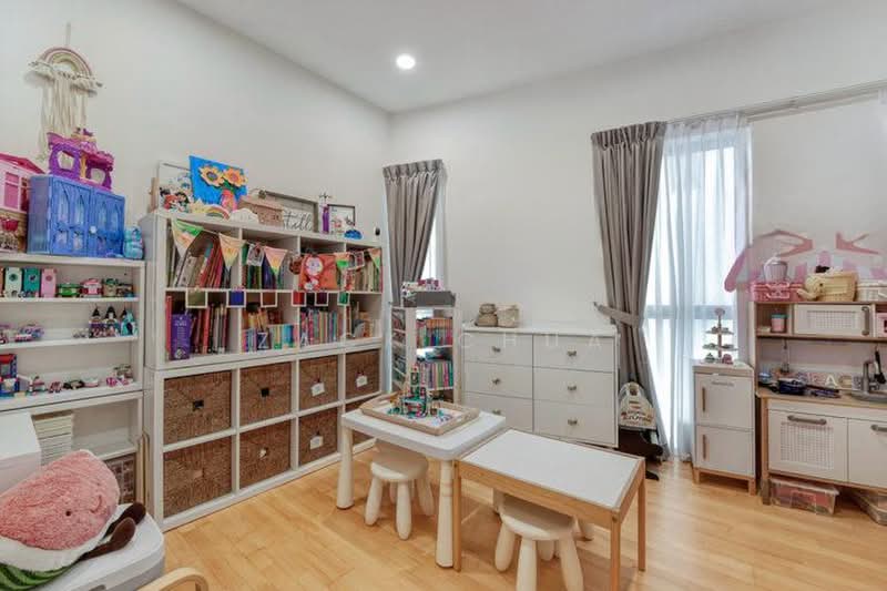 The Edge on Cairnhill, 130 Cairnhill Road, 4 Bedrooms, 2,131 sqft, Condominium For Sale, by Zack Chua, 500162412 - Bedroom 4 - PropertyGuru.com.sg