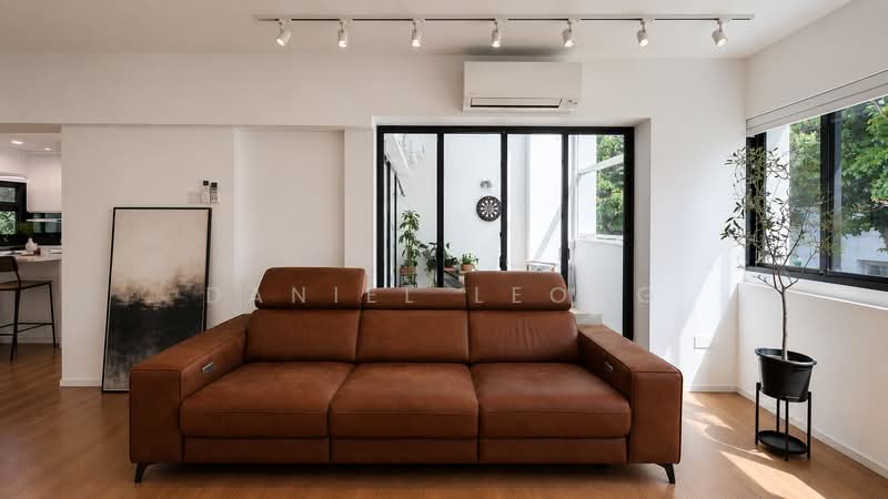424 Serangoon Central, 424 Serangoon Central, 4 Bedrooms, 1,572 sqft, HDB Flat For Sale, by Daniel Leong, 500162416 - Living Room - PropertyGuru.com.sg