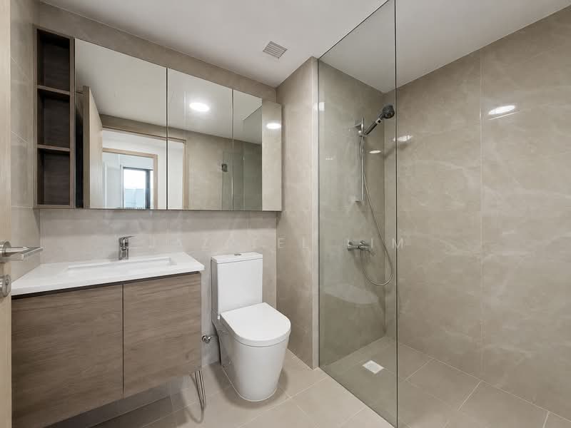 Treasure at Tampines, 1 Tampines Lane, 2 Bedrooms, 678 sqft, Condominium For Rent, by Jazreel Lim, 500162419 - Common Bath - PropertyGuru.com.sg