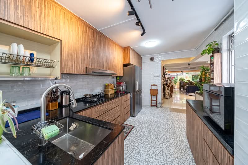 249 Hougang Avenue 3, 249 Hougang Avenue 3, 3 Bedrooms, 1,345 sqft, HDB Flat For Sale, by Christina Tan, 500162432 - Kitchen - PropertyGuru.com.sg