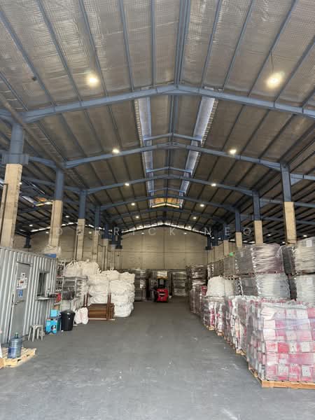 Jurong Town, 27 Tanjong Kling Road, 8,000 sqft, Factory / Workshop (B2) For Rent, by Derrick Neo, 500162444 - Interior - CommercialGuru.com.sg