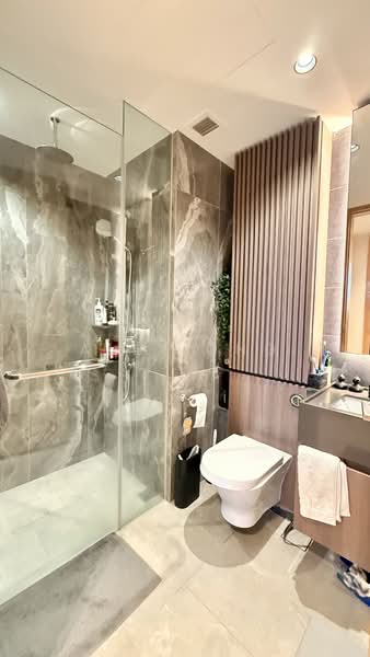 Midwood, 8 Hillview Rise, 2 Bedrooms, 636 sqft, Condominium For Sale, by Alex Ong, 500162449 - Bathroom - PropertyGuru.com.sg