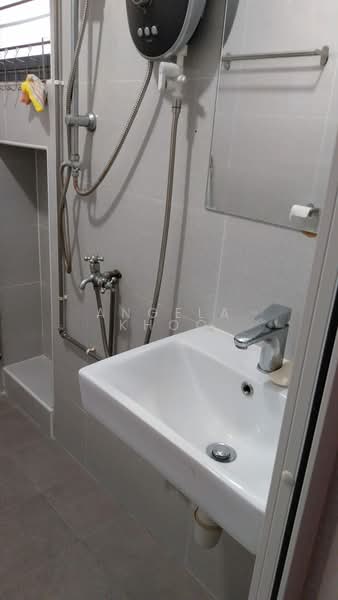 506 Choa Chu Kang Street 51, 506 Choa Chu Kang Street 51, Room Rental, 180 sqft, HDB Flat For Rent, by Angela Khoo, 500162465 - Bathroom - PropertyGuru.com.sg