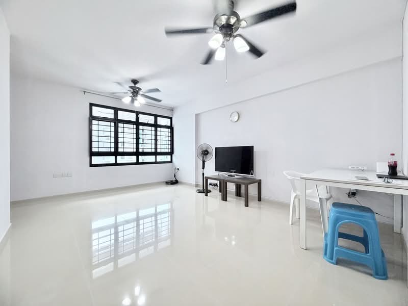487 Admiralty Link, 487 Admiralty Link, 3 Bedrooms, 1,011 sqft, HDB Flat For Sale, by Baven Tan, 500162478 - Living Room - PropertyGuru.com.sg