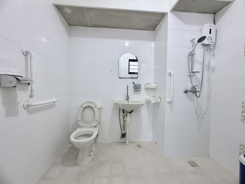 487 Admiralty Link, 487 Admiralty Link, 3 Bedrooms, 1,011 sqft, HDB Flat For Sale, by Baven Tan, 500162478 - Bathroom - PropertyGuru.com.sg